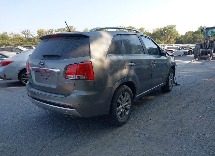 Photo 4 of 2013 Kia Sorento SX (VIN 5XYKW4A25DG392486)
