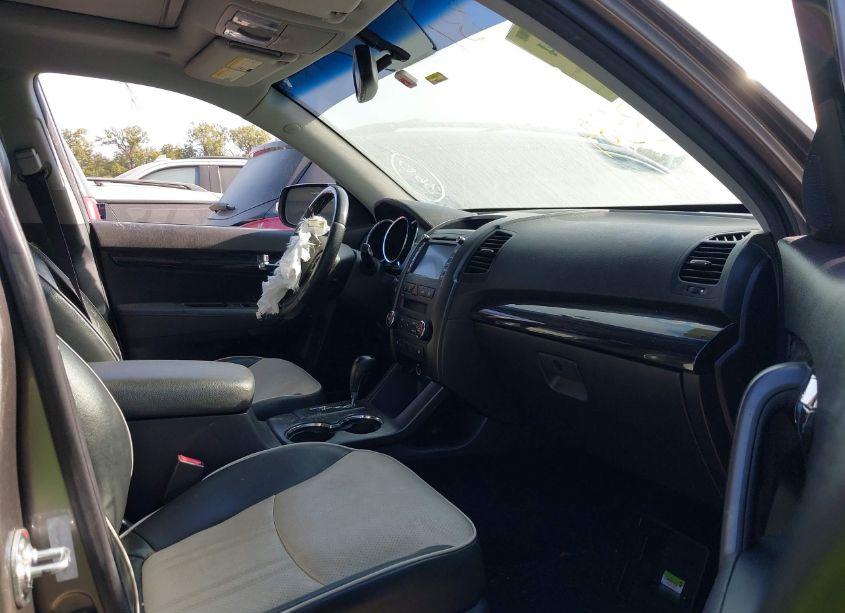 Photo 5 of 2013 Kia Sorento SX (VIN 5XYKW4A25DG392486)