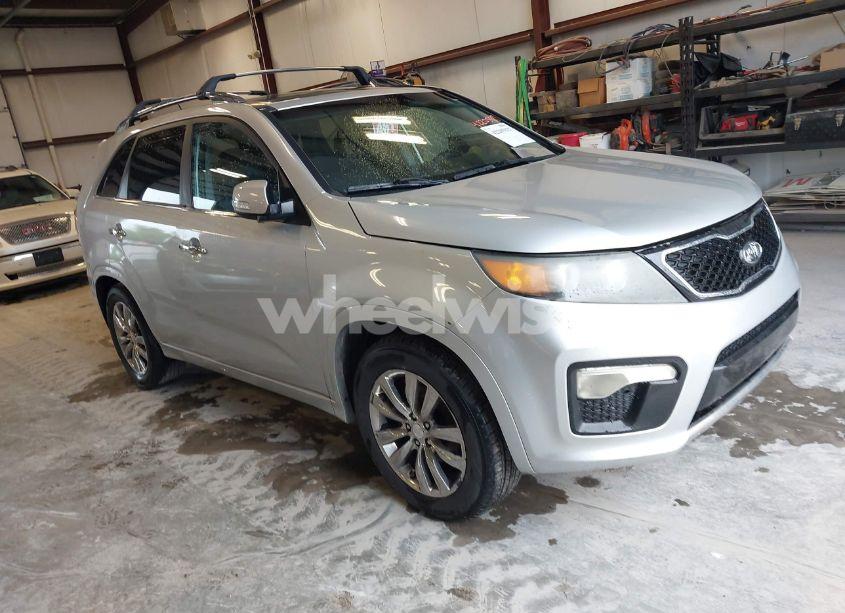 2013 Kia Sorento SX (VIN 5XYKW4A26DG415757) main photo
