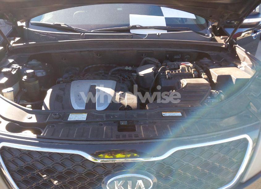 Photo 10 of 2011 Kia Sorento SX V6 (VIN 5XYKW4A28BG164298)