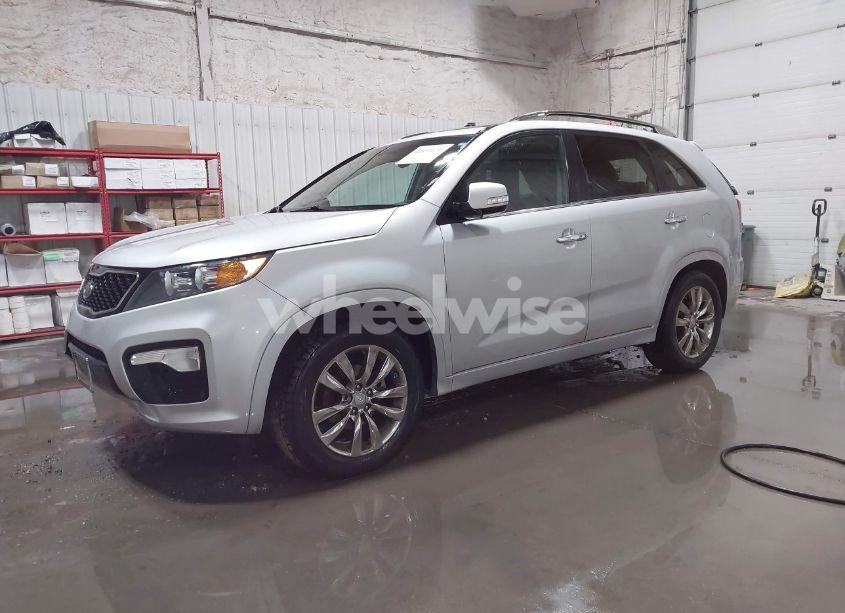 Photo 2 of 2012 Kia Sorento SX V6 (VIN 5XYKW4A28CG245951)