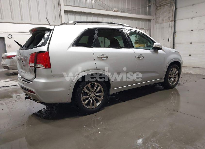 Photo 4 of 2012 Kia Sorento SX V6 (VIN 5XYKW4A28CG245951)