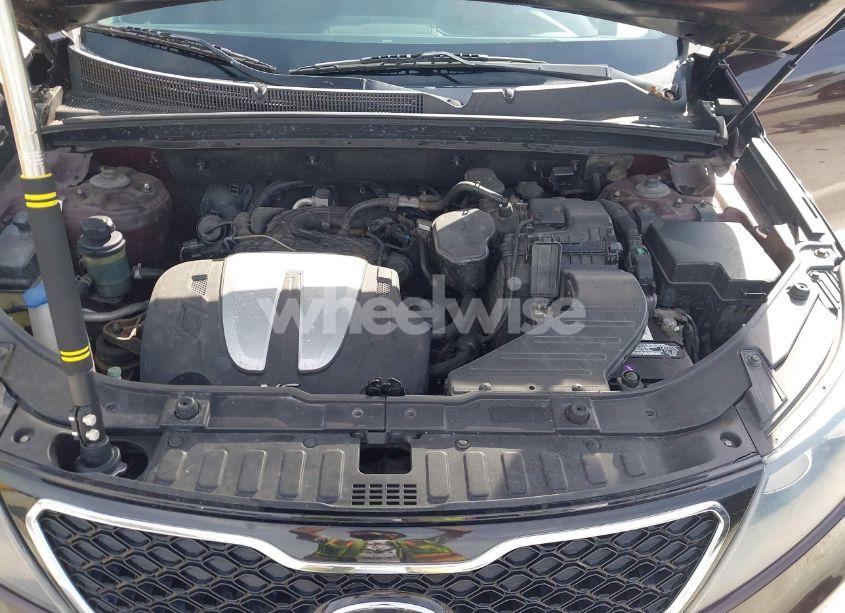 Photo 10 of 2011 Kia Sorento SX V6 (VIN 5XYKW4A29BG128099)
