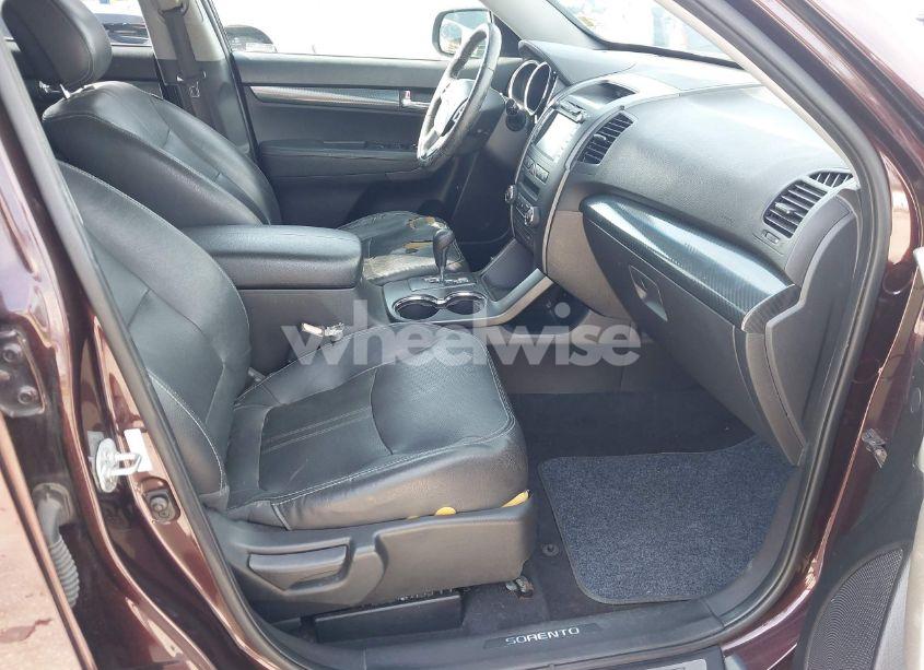 Photo 5 of 2011 Kia Sorento SX V6 (VIN 5XYKW4A29BG128099)