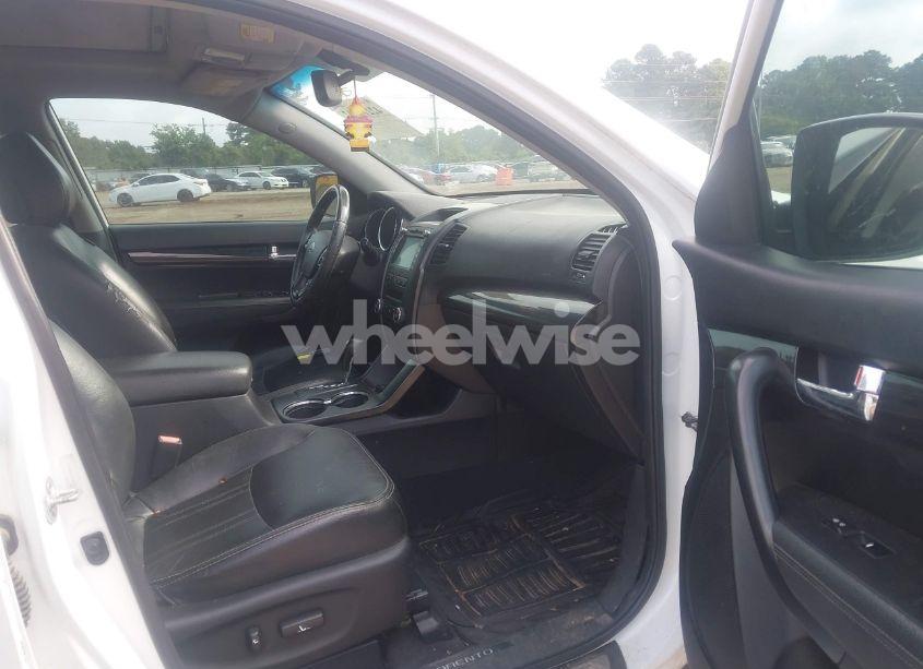 Photo 5 of 2012 Kia Sorento SX V6 (VIN 5XYKW4A29CG229256)