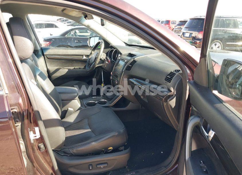 Photo 5 of 2012 Kia Sorento SX V6 (VIN 5XYKW4A2XCG238144)