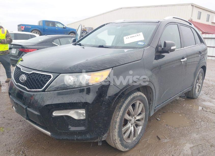 Photo 2 of 2013 Kia Sorento SX (VIN 5XYKW4A2XDG385193)