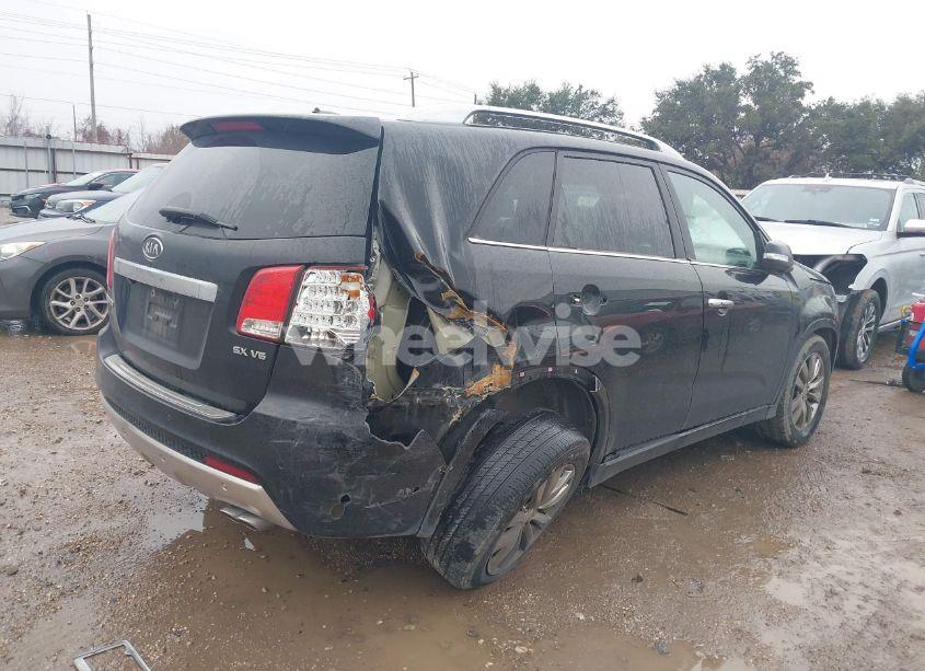 Photo 4 of 2013 Kia Sorento SX (VIN 5XYKW4A2XDG385193)