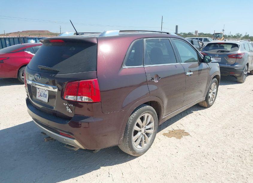 Photo 4 of 2013 Kia Sorento SX (VIN 5XYKW4A2XDG393164)