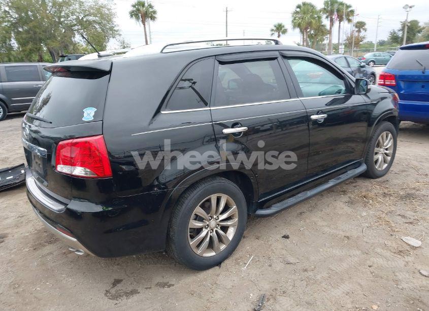 Photo 4 of 2013 Kia Sorento SX (VIN 5XYKW4A2XDG420282)