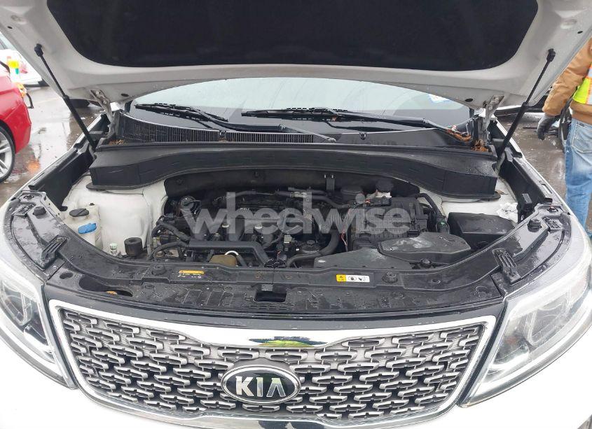 Photo 10 of 2015 Kia Sorento LIMITED V6 (VIN 5XYKW4A71FG597902)