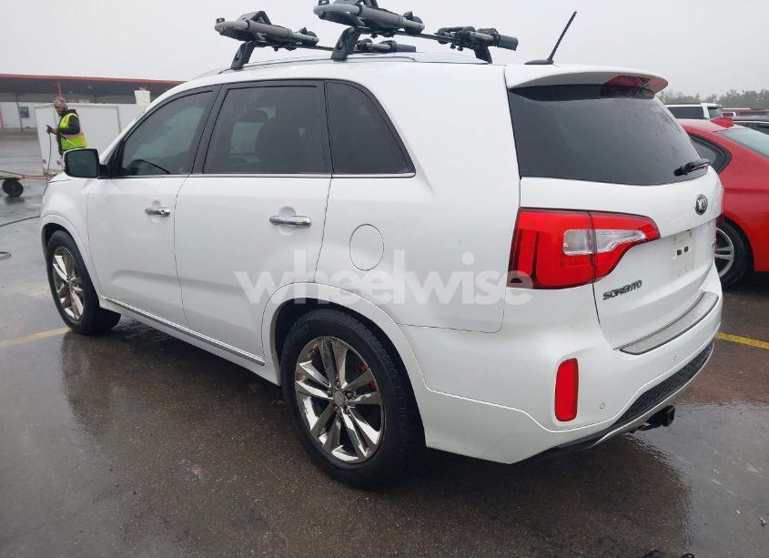 Photo 3 of 2015 Kia Sorento LIMITED V6 (VIN 5XYKW4A71FG597902)