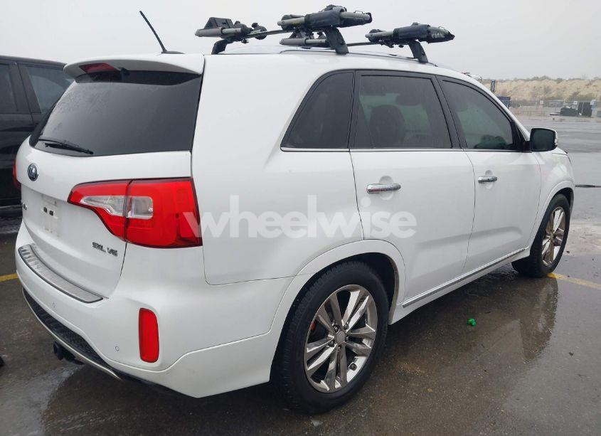 Photo 4 of 2015 Kia Sorento LIMITED V6 (VIN 5XYKW4A71FG597902)