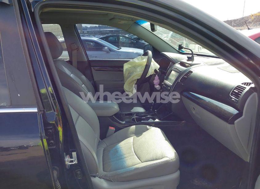 Photo 5 of 2014 Kia Sorento SX (VIN 5XYKW4A72EG429880)