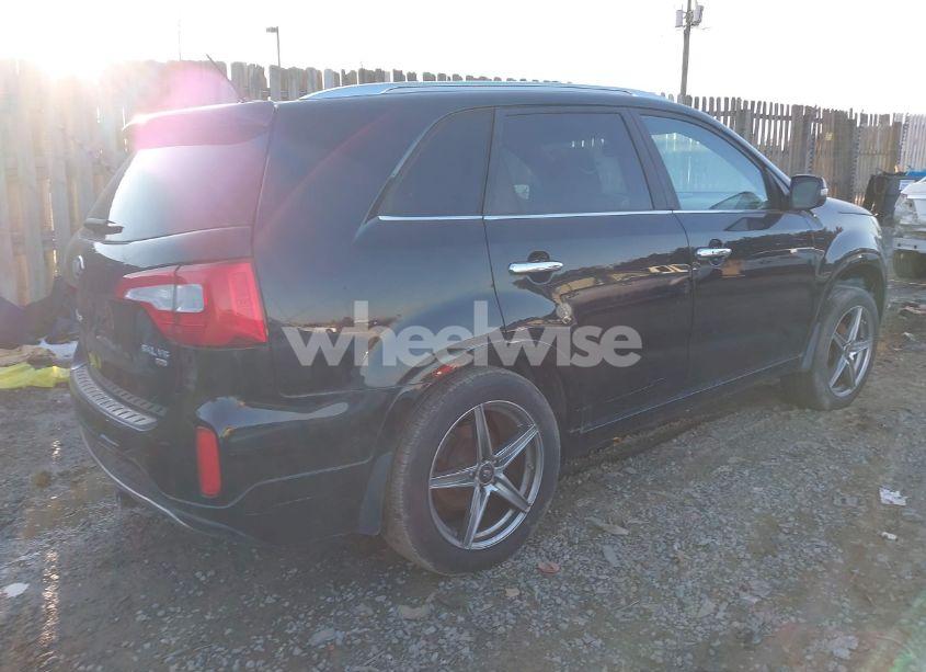 Photo 4 of 2014 Kia Sorento LIMITED V6 (VIN 5XYKW4A72EG471546)