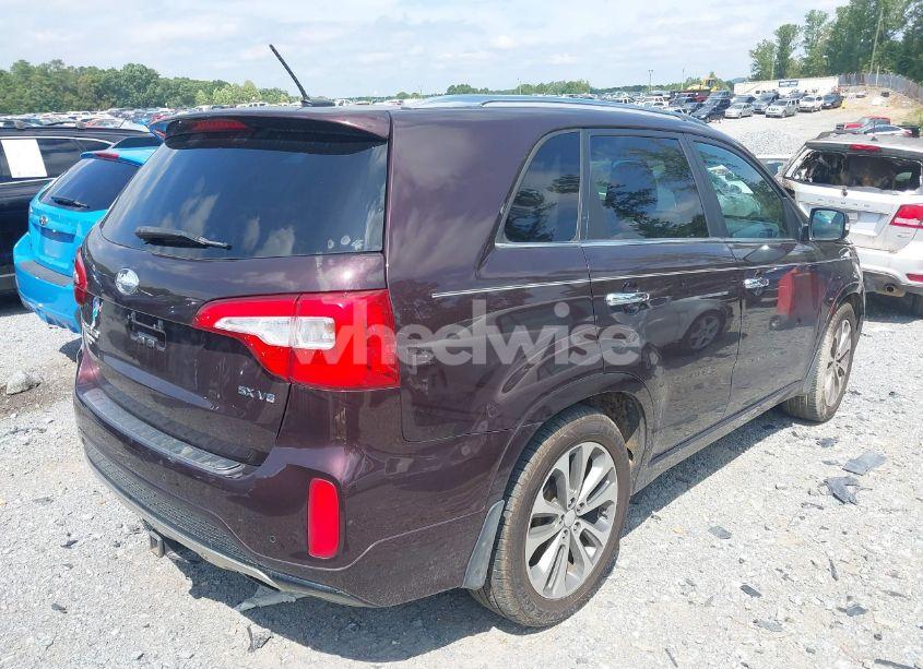 Photo 4 of 2015 Kia Sorento SX V6 (VIN 5XYKW4A72FG579442)