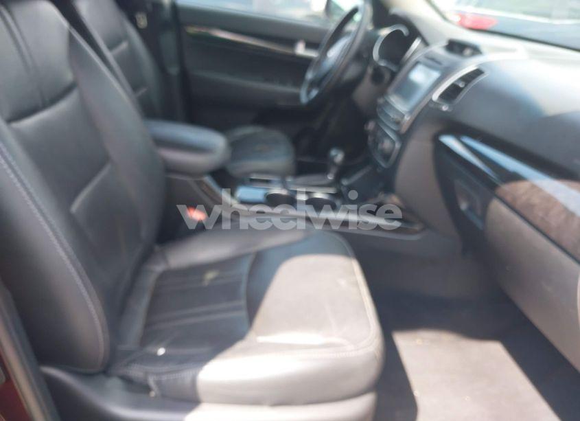 Photo 5 of 2015 Kia Sorento SX V6 (VIN 5XYKW4A72FG579442)