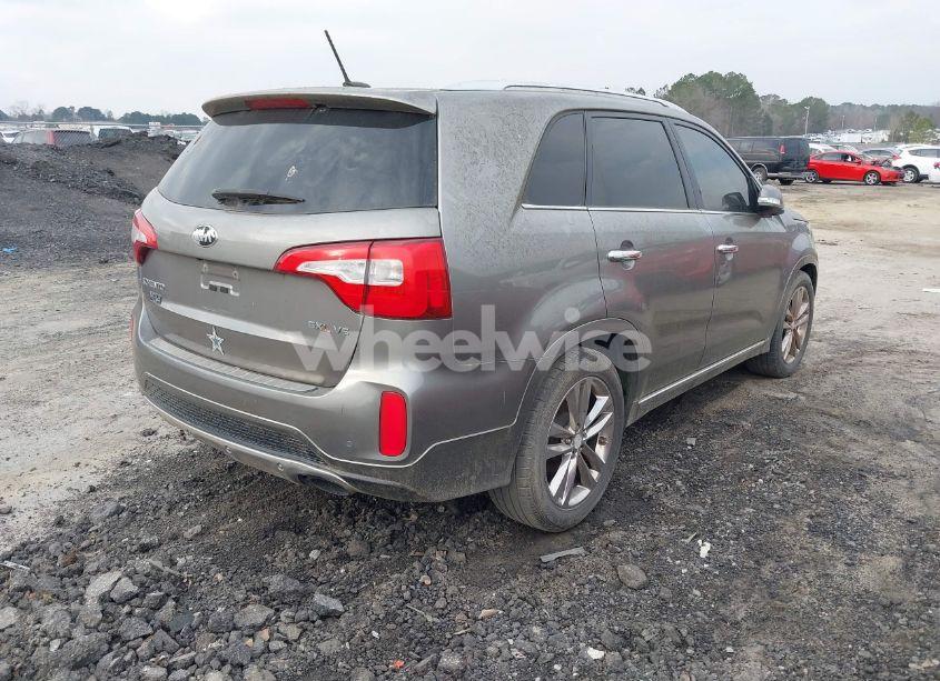 Photo 4 of 2015 Kia Sorento LIMITED V6 (VIN 5XYKW4A72FG601679)