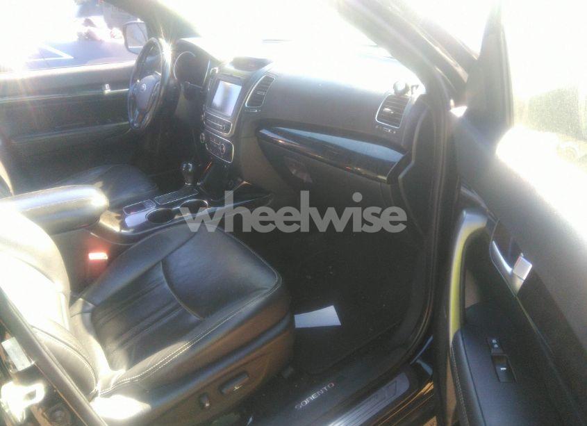 Photo 5 of 2014 Kia Sorento LIMITED V6 (VIN 5XYKW4A74EG451217)
