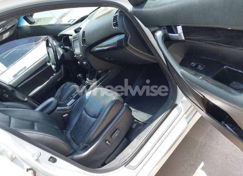 Photo 5 of 2014 Kia Sorento LIMITED V6 (VIN 5XYKW4A74EG485464)