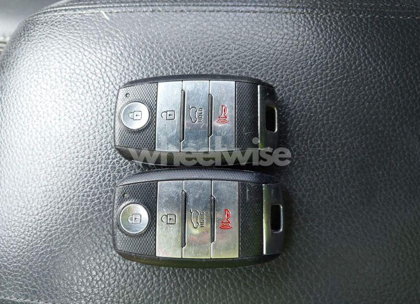 Photo 11 of 2015 Kia Sorento SX V6 (VIN 5XYKW4A74FG564974)