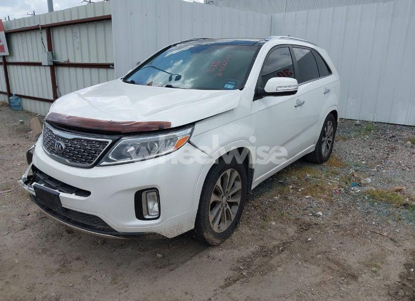 Photo 2 of 2015 Kia Sorento SX V6 (VIN 5XYKW4A74FG564974)