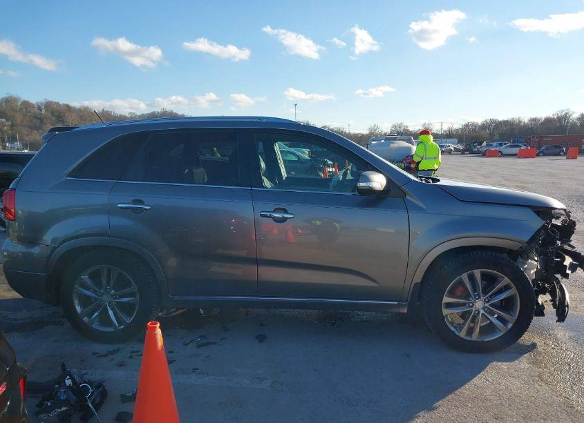 Photo 14 of 2014 Kia Sorento LIMITED V6 (VIN 5XYKW4A75EG538852)