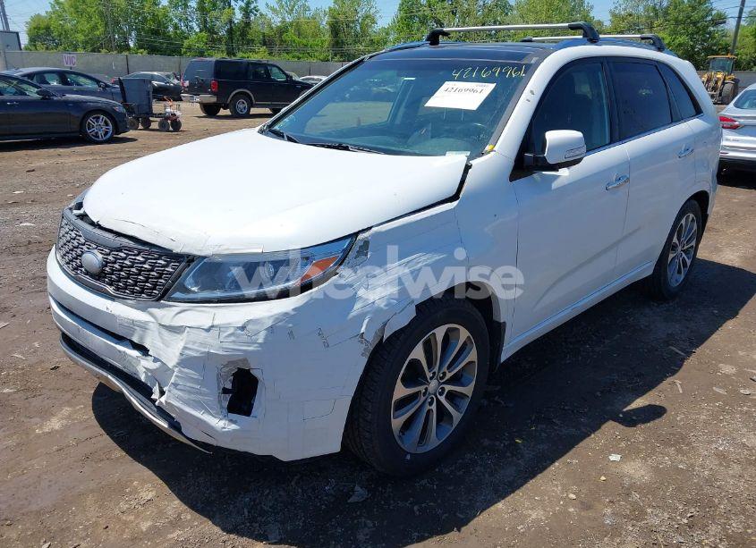 Photo 2 of 2015 Kia Sorento SX V6 (VIN 5XYKW4A76FG564569)