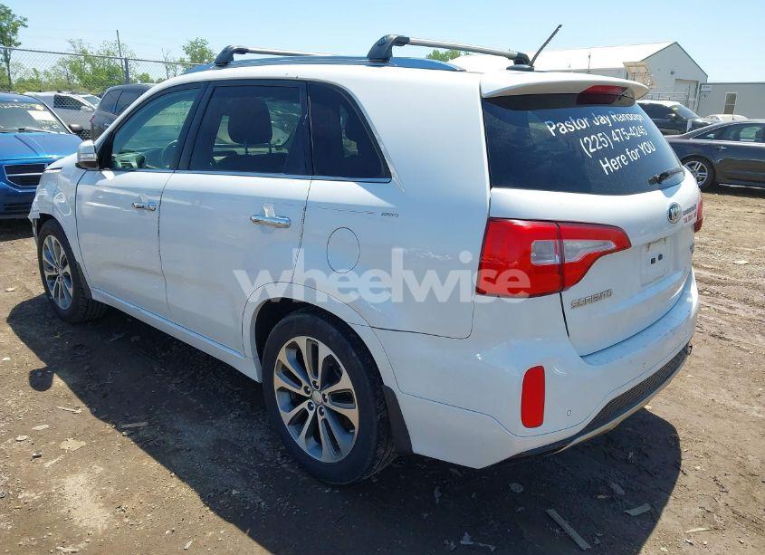 Photo 3 of 2015 Kia Sorento SX V6 (VIN 5XYKW4A76FG564569)