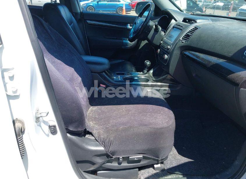 Photo 5 of 2015 Kia Sorento SX V6 (VIN 5XYKW4A76FG564569)