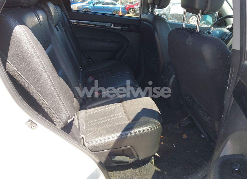 Photo 8 of 2015 Kia Sorento SX V6 (VIN 5XYKW4A76FG564569)