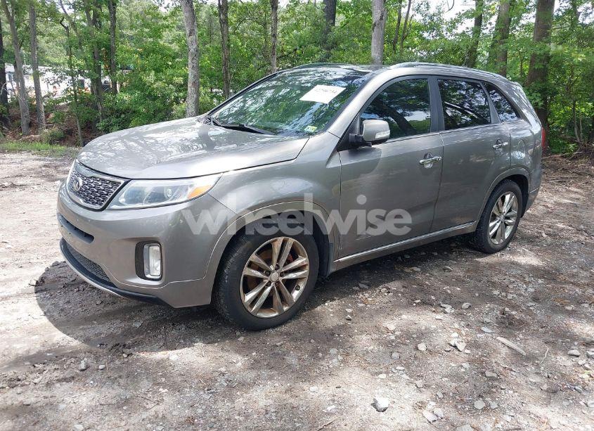 Photo 2 of 2015 Kia Sorento LIMITED V6 (VIN 5XYKW4A76FG593005)