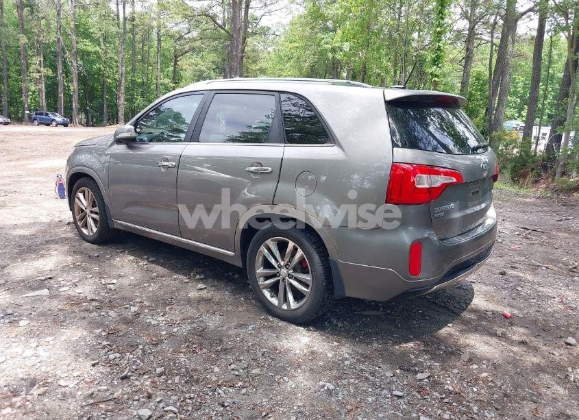 Photo 3 of 2015 Kia Sorento LIMITED V6 (VIN 5XYKW4A76FG593005)
