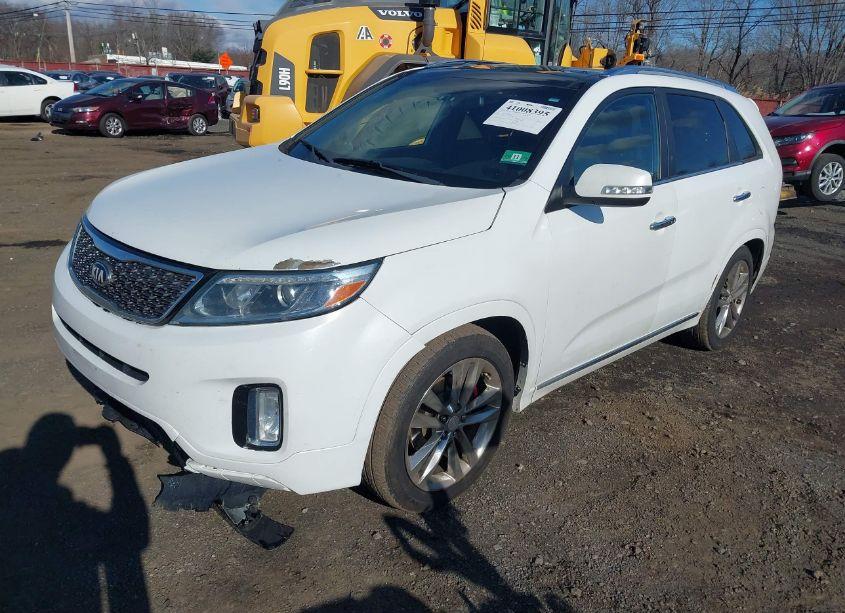 Photo 2 of 2014 Kia Sorento LIMITED V6 (VIN 5XYKW4A77EG548332)