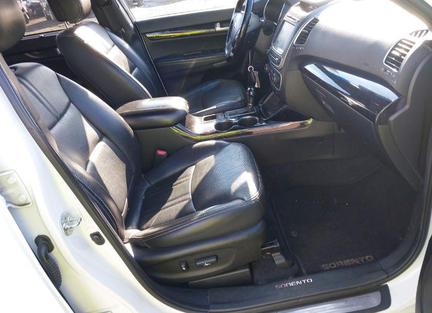Photo 5 of 2014 Kia Sorento LIMITED V6 (VIN 5XYKW4A77EG548332)
