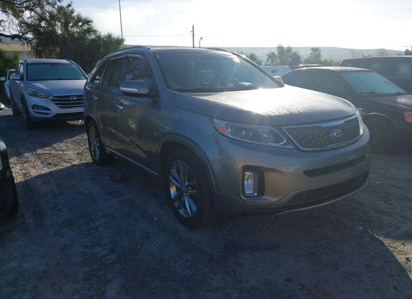2015 Kia Sorento LIMITED V6 (VIN 5XYKW4A77FG579100) main photo