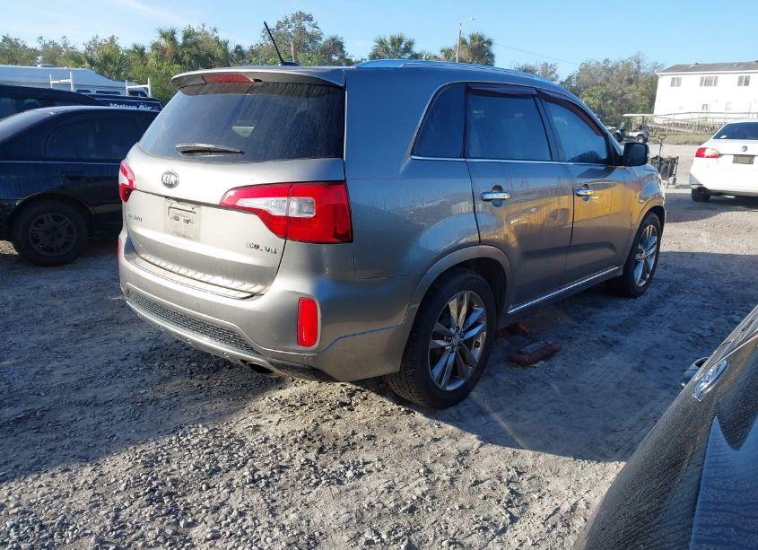 Photo 4 of 2015 Kia Sorento LIMITED V6 (VIN 5XYKW4A77FG579100)