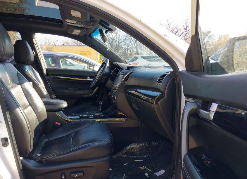 Photo 5 of 2014 Kia Sorento LIMITED V6 (VIN 5XYKW4A78EG489081)