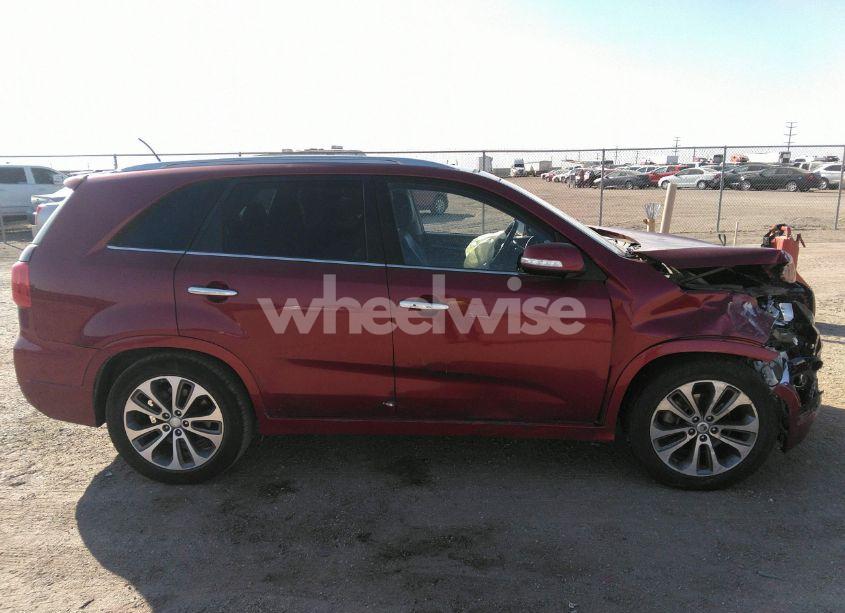 Photo 13 of 2015 Kia Sorento SX V6 (VIN 5XYKW4A78FG610662)