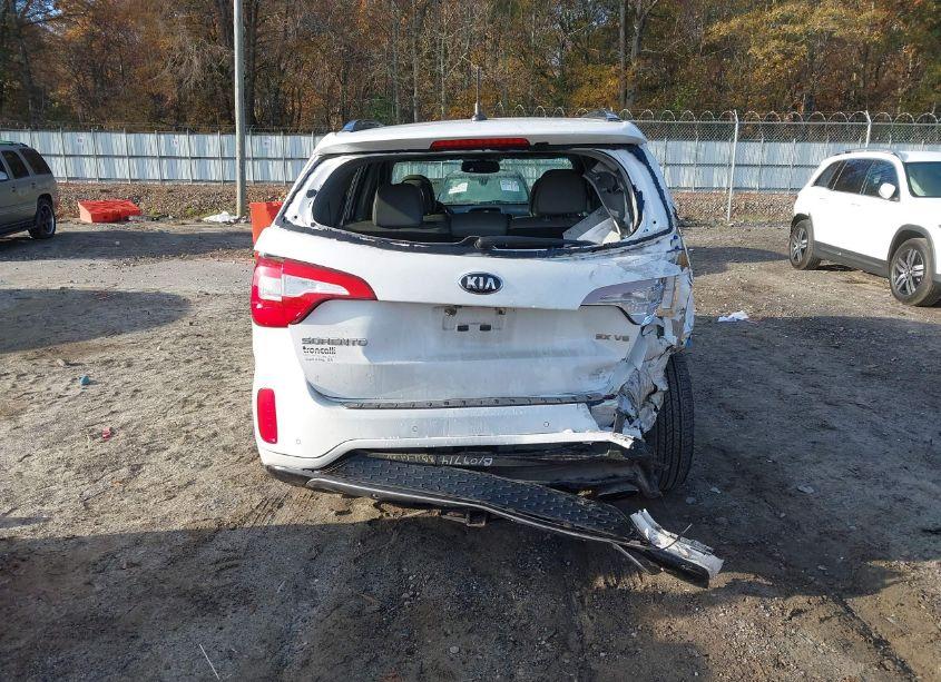 Photo 16 of 2015 Kia Sorento SX V6 (VIN 5XYKW4A79FG588588)