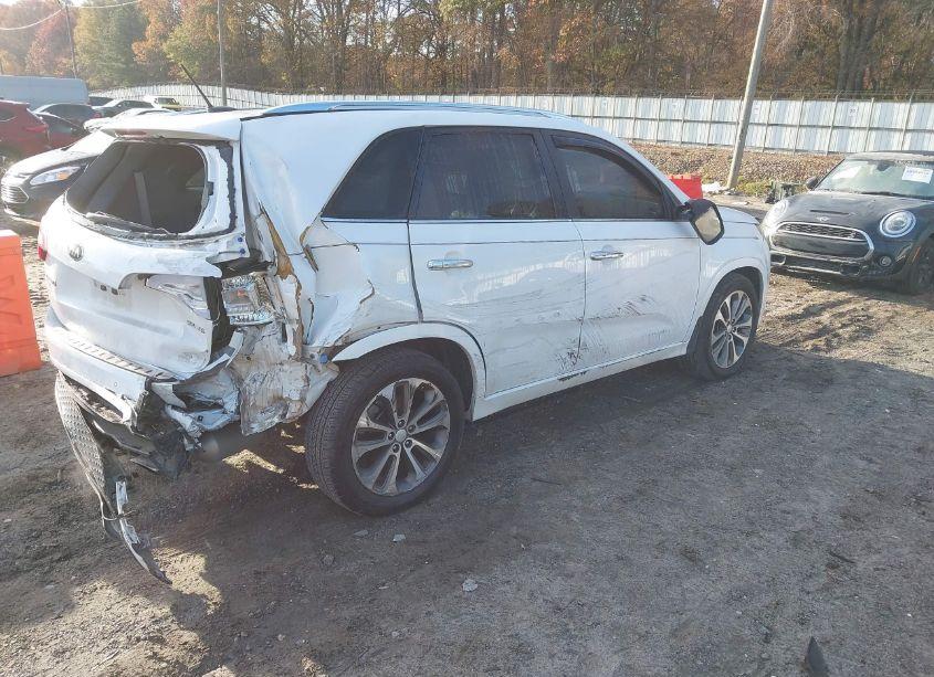 Photo 4 of 2015 Kia Sorento SX V6 (VIN 5XYKW4A79FG588588)