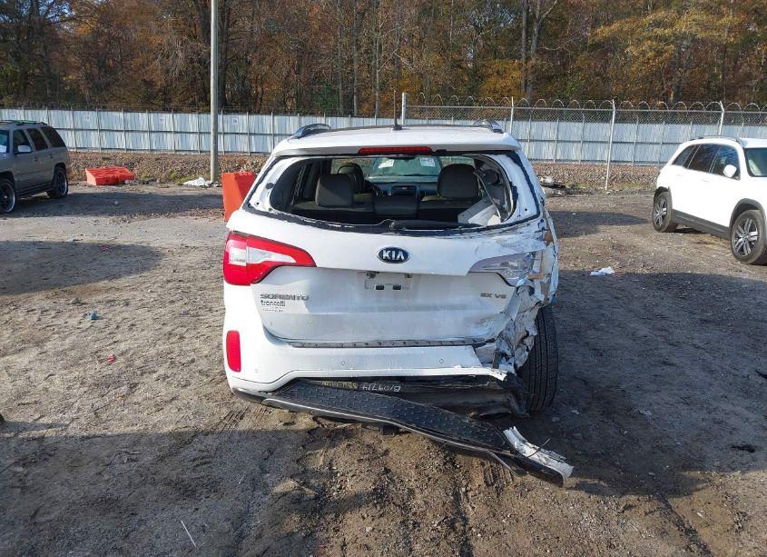 Photo 6 of 2015 Kia Sorento SX V6 (VIN 5XYKW4A79FG588588)