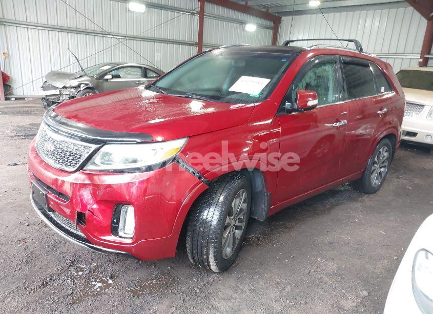 Photo 2 of 2015 Kia Sorento SX V6 (VIN 5XYKW4A79FG631651)
