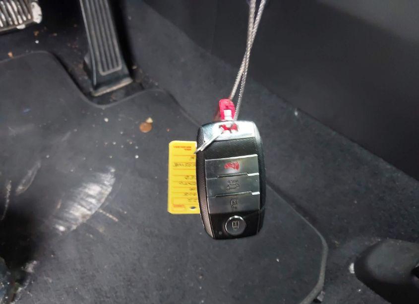 Photo 11 of 2015 Kia Sorento SX V6 (VIN 5XYKW4A79FG637224)