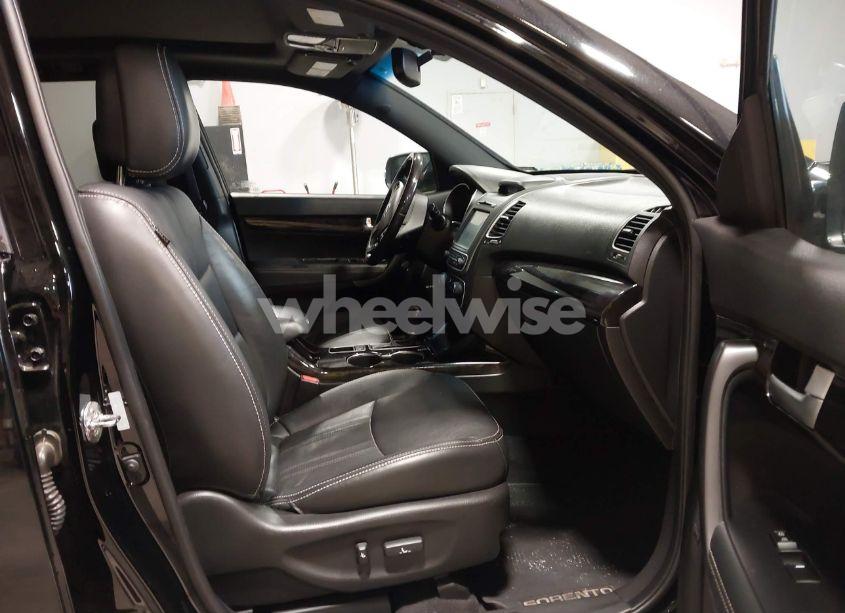 Photo 5 of 2014 Kia Sorento LIMITED V6 (VIN 5XYKW4A7XEG470404)