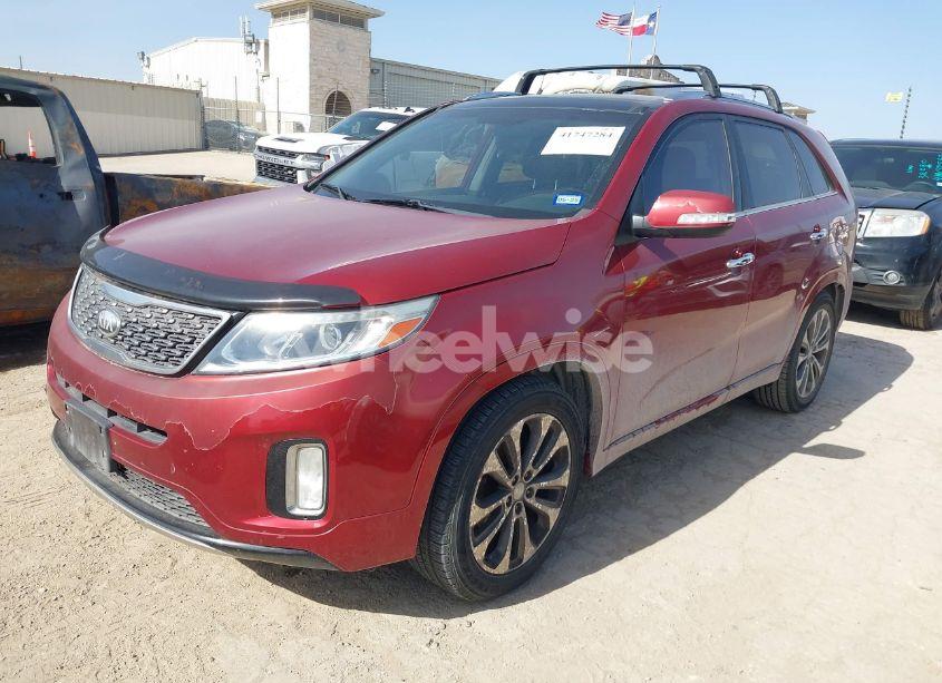 Photo 2 of 2015 Kia Sorento SX V6 (VIN 5XYKW4A7XFG581147)