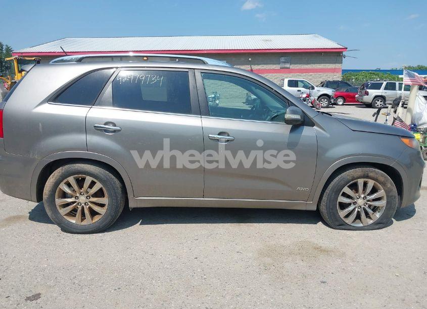Photo 14 of 2013 Kia Sorento SX V6 (VIN 5XYKWDA20DG337895)