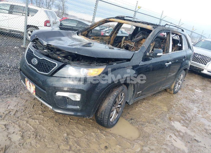 Photo 2 of 2013 Kia Sorento SX V6 (VIN 5XYKWDA20DG364370)
