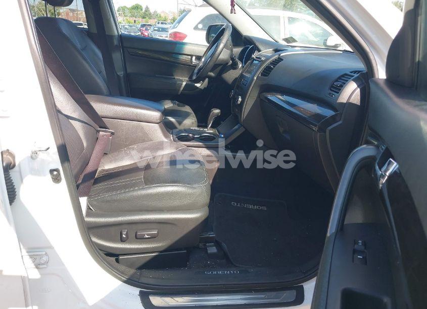 Photo 5 of 2012 Kia Sorento SX V6 (VIN 5XYKWDA21CG253986)