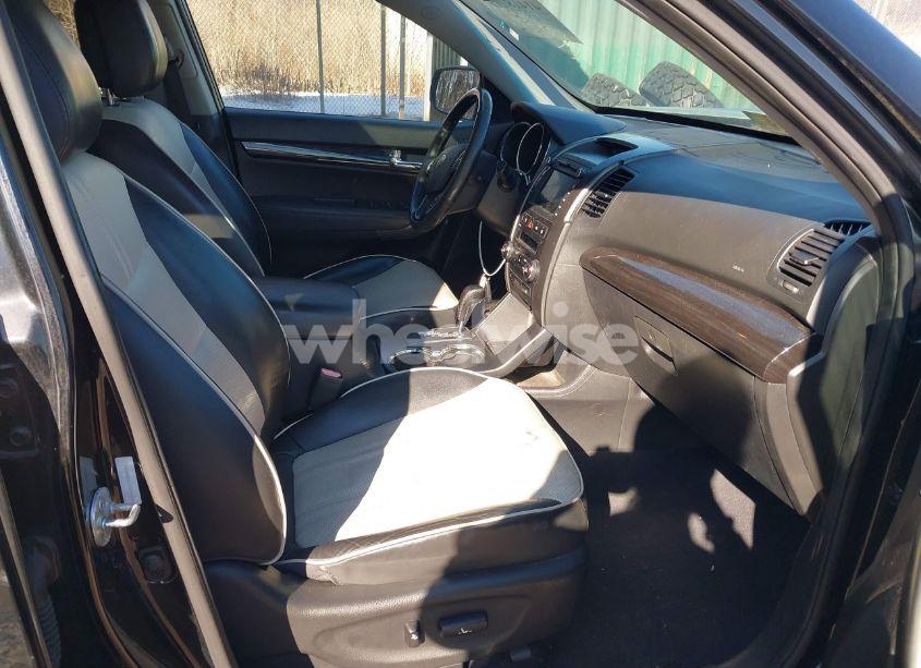 Photo 5 of 2012 Kia Sorento SX V6 (VIN 5XYKWDA21CG276524)